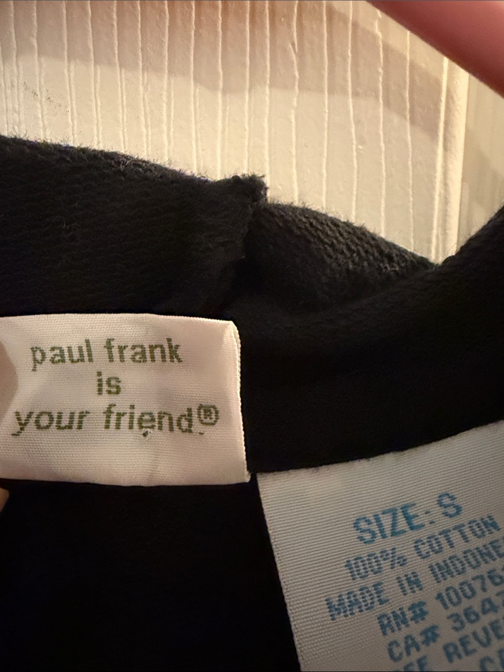 Paul Frank vintage 2005 Black Zip-Up Hoodie with Pink-Accented Skull Patch - Picture 5 of 11